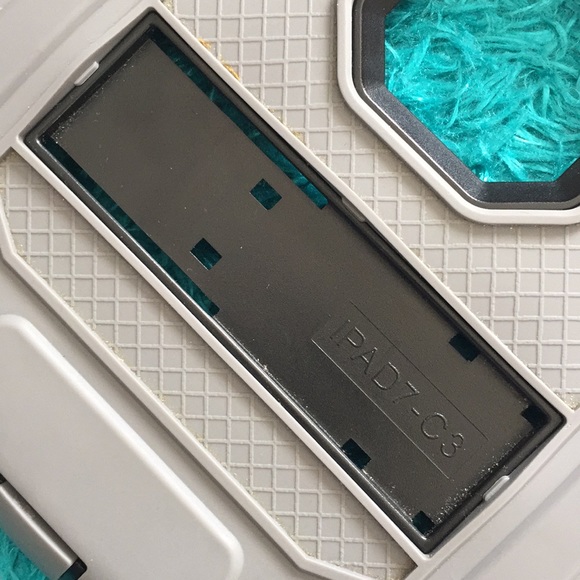 iPad Defender case - Picture 3 of 8